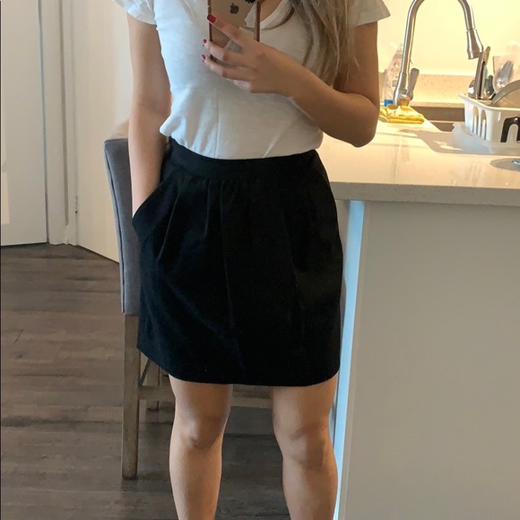 Aritzia wool skirt with pockets - Picture 2 of 5